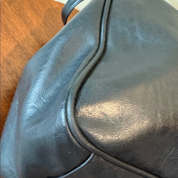 JS collection shoulder business bag tablet case 4 zippered sections soft
Black - Picture 13 of 17